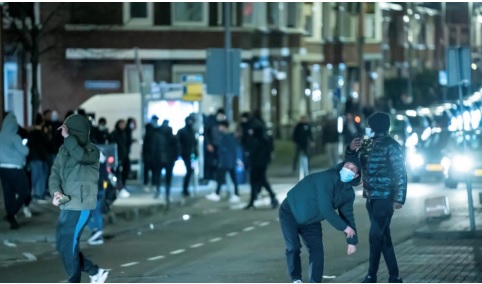 Zamieszki w całej Holandii- korespondencja Czujnego.